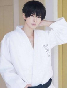 ​男装大佬熊祁家世如何？起底其真实家境，看看是不是富二代