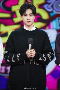 ​胡一天成快乐大本营全新环节孵化官，小哥哥的演艺之路简直开挂了