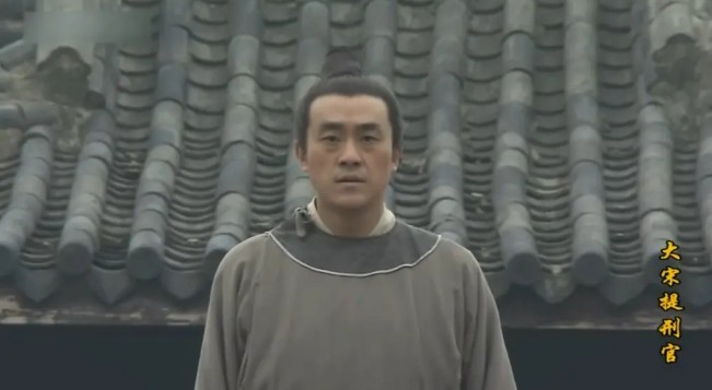 因为“丑”考中戏的何冰，跑4年龙套，演10年小人物，如今终于成了戏骨！