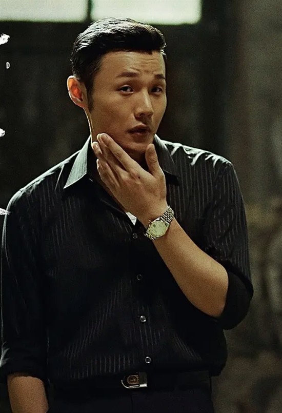 李荣浩个人资料简介 遭遇车祸，父亲去世，北漂10年，成名路太难了