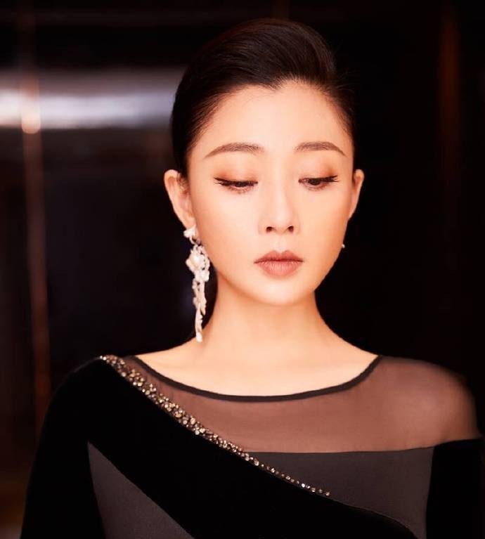 演员殷桃：一段失败的婚姻，情史一波三折，42岁依旧未婚