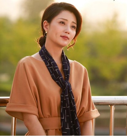 演员殷桃：一段失败的婚姻，情史一波三折，42岁依旧未婚