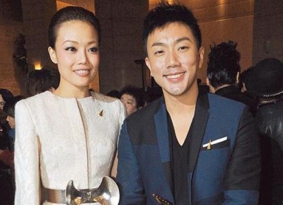 ​容祖儿春卷门指什么（杨受成打容祖儿事件）