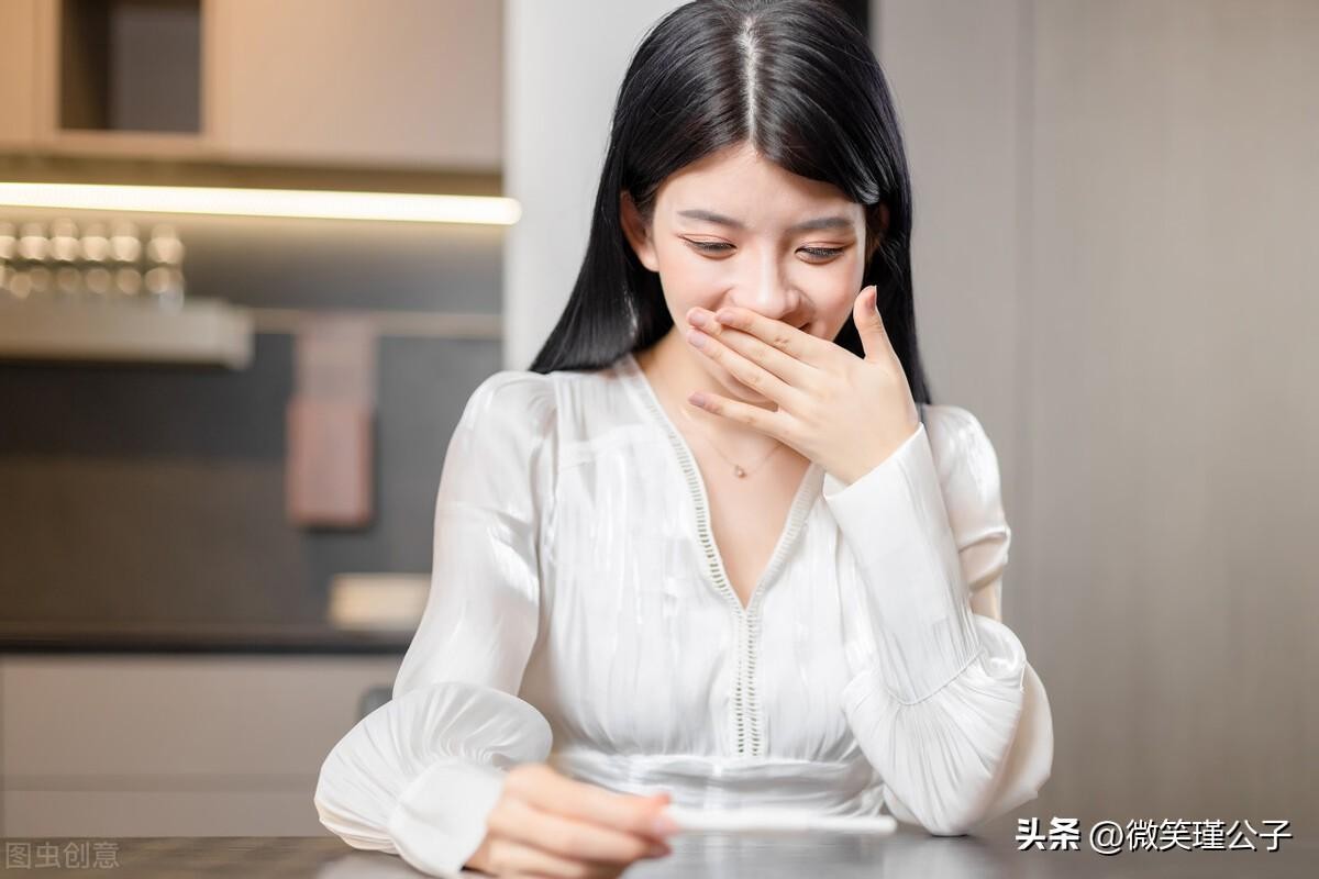 已婚男人对你有感觉的表现(已婚男人喜欢你又避嫌的表现)