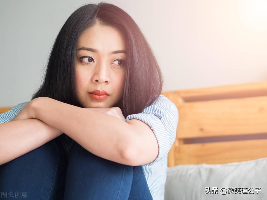 已婚男人对你有感觉的表现(已婚男人喜欢你又避嫌的表现)