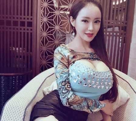 女明星的胸部照片（娱乐圈中名副其实的几大胸女）