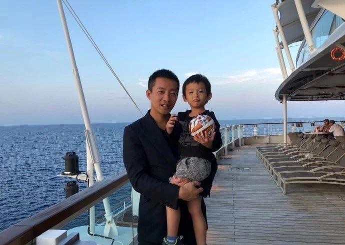 汪小菲公开儿子正面照，帅气又清秀，大S曾夸像吴彦祖