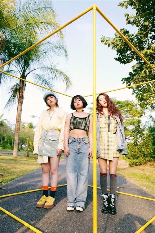 素颜参加《创造101》的土味女团3unshine，妆后个个都是潜力股
