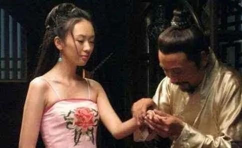 古代女生名字，古代的男人为什么取女人的名字？比如李莲英、曹雪芹、花容等？图14