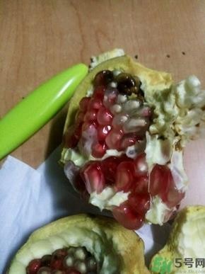 石榴里面发黑能不能吃？石榴发黑怎么办？