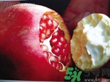 石榴里面发黑能不能吃？石榴发黑怎么办？