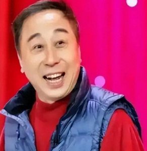 ​冯巩现状令人关注：曲协主席任期备受争议，昔日笑星的坎坷人生