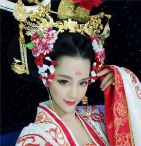 ​mars毒药李颖性取向有问题吗    现在的他基本上都是男生装