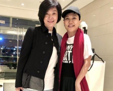 ​陈玉莲近照曝光,和陈洁灵罕见同框状态超好,素颜出镜显憔悴?