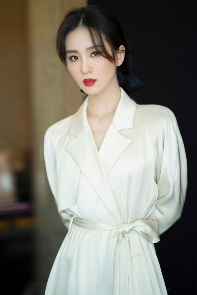 刘诗诗现身露小蛮腰（34岁刘诗诗罕曝生图）(3)