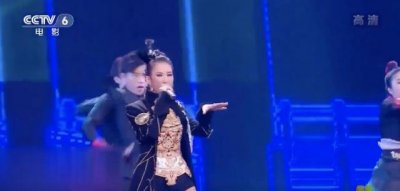 ​李玟回应百花奖唱歌跑调，耳返出了问题，网友：实力大家都清楚